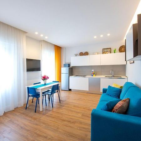 Shabby Chic Seaview Apartments 卡斯特拉玛雷帝斯达比亚 外观 照片